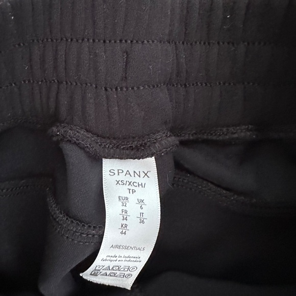 Spanx black cuffed jogger pants - Size xs - Picture 3 of 3